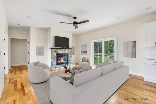 3 Hunting Ridge Road, Middlebury, CT 06762