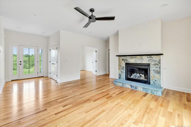 3 Hunting Ridge Road, Middlebury, CT 06762