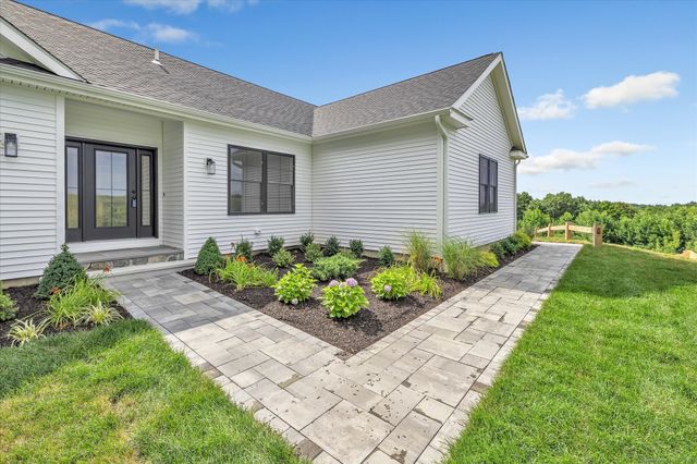 3 Hunting Ridge Road, Middlebury, CT 06762