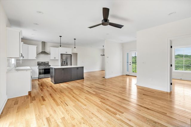 3 Hunting Ridge Road, Middlebury, CT 06762