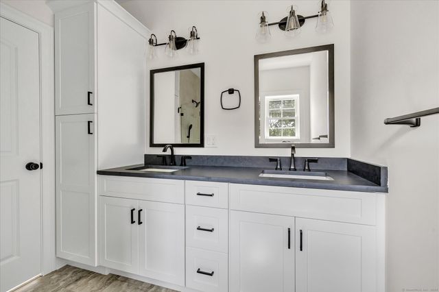 3 Hunting Ridge Road, Middlebury, CT 06762