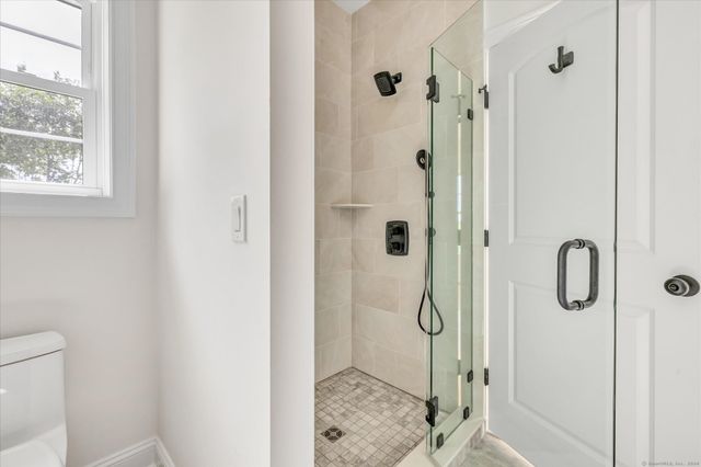 3 Hunting Ridge Road, Middlebury, CT 06762