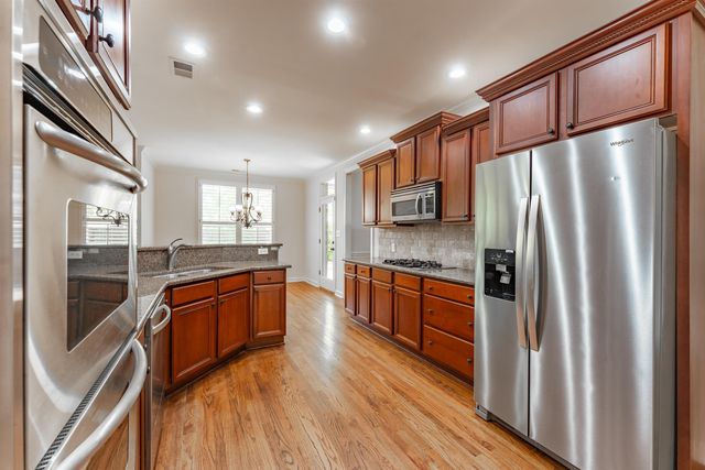 10830 WHISPER HOLLOW CV, Collierville, TN 38017