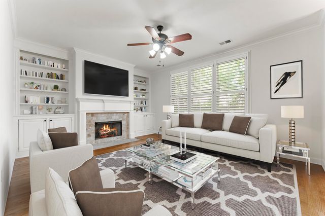 10830 WHISPER HOLLOW CV, Collierville, TN 38017