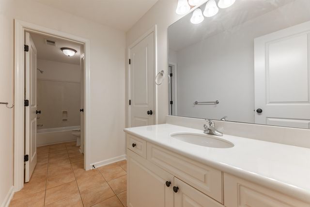 10830 WHISPER HOLLOW CV, Collierville, TN 38017