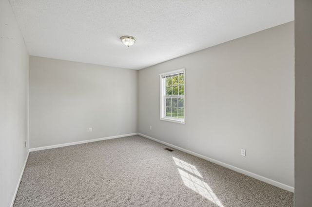 1235 Yell Rd, Lewisburg, TN 37091