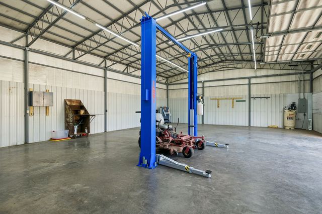 1235 Yell Rd, Lewisburg, TN 37091