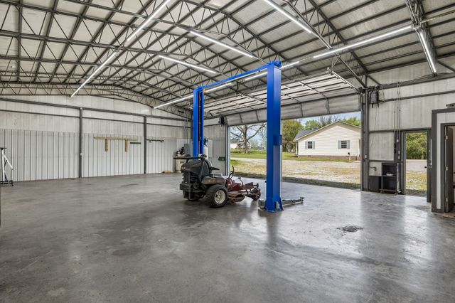 1235 Yell Rd, Lewisburg, TN 37091