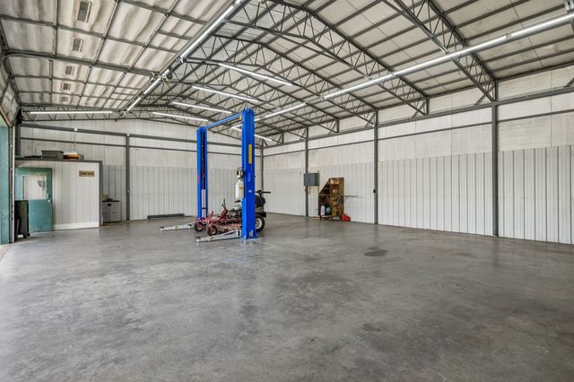 1235 Yell Rd, Lewisburg, TN 37091