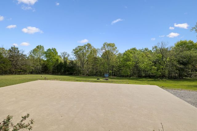 1235 Yell Rd, Lewisburg, TN 37091