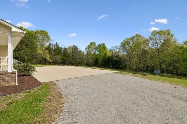 1235 Yell Rd, Lewisburg, TN 37091