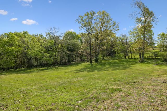 1235 Yell Rd, Lewisburg, TN 37091