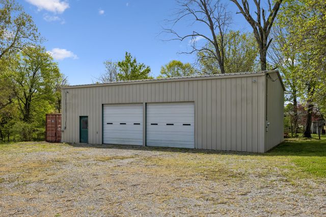 1235 Yell Rd, Lewisburg, TN 37091