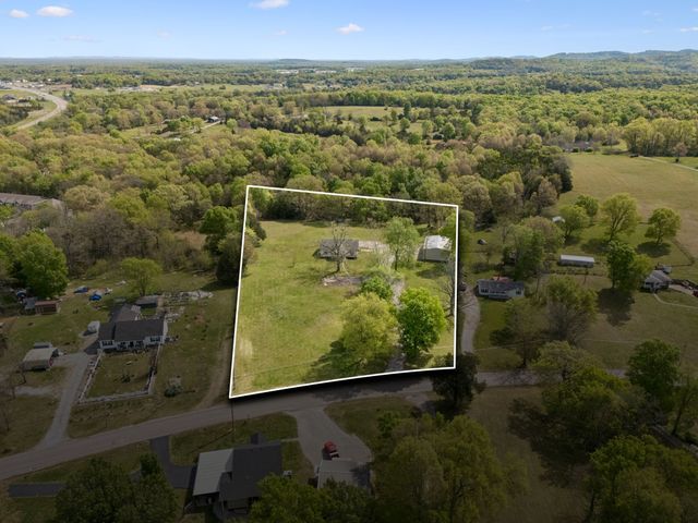 1235 Yell Rd, Lewisburg, TN 37091