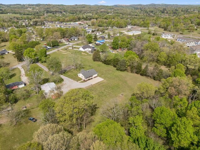 1235 Yell Rd, Lewisburg, TN 37091