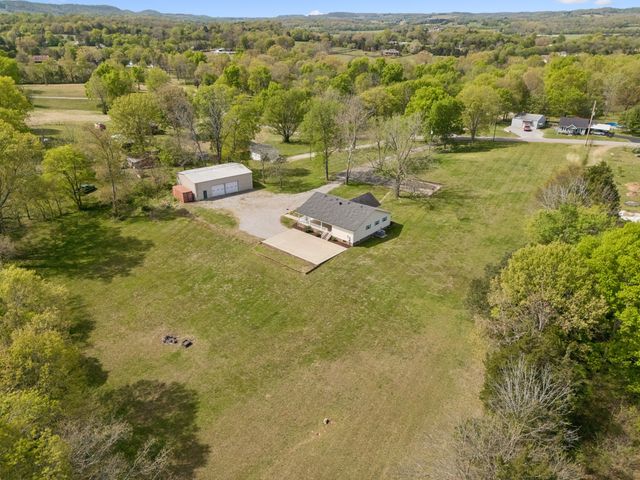 1235 Yell Rd, Lewisburg, TN 37091