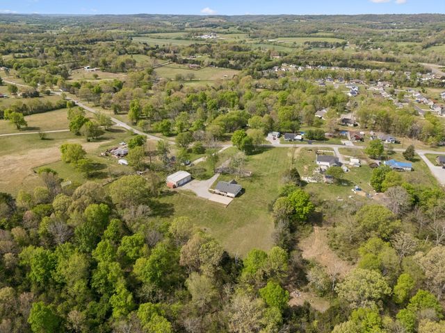 1235 Yell Rd, Lewisburg, TN 37091