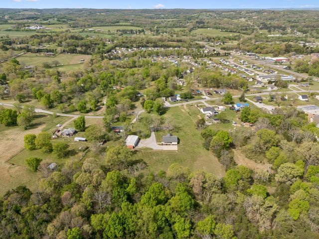 1235 Yell Rd, Lewisburg, TN 37091