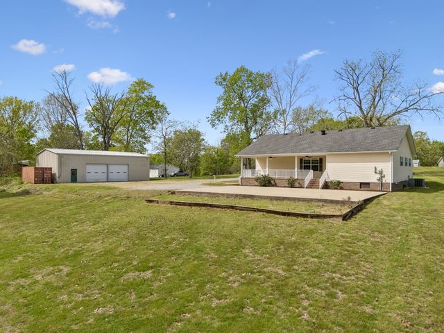 1235 Yell Rd, Lewisburg, TN 37091