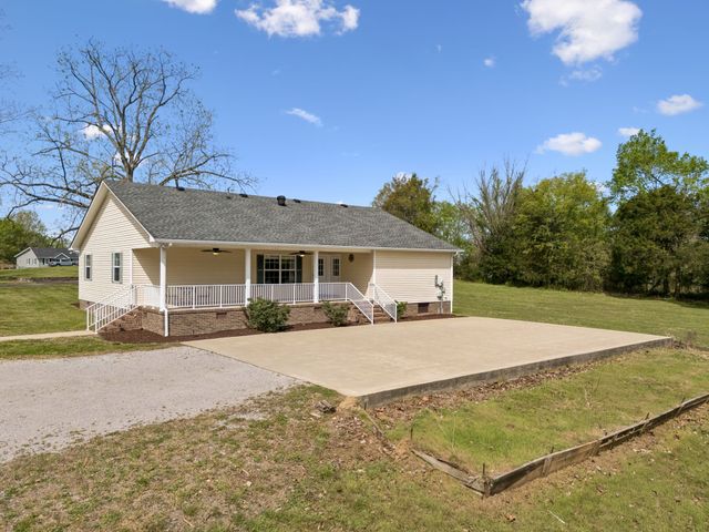 1235 Yell Rd, Lewisburg, TN 37091