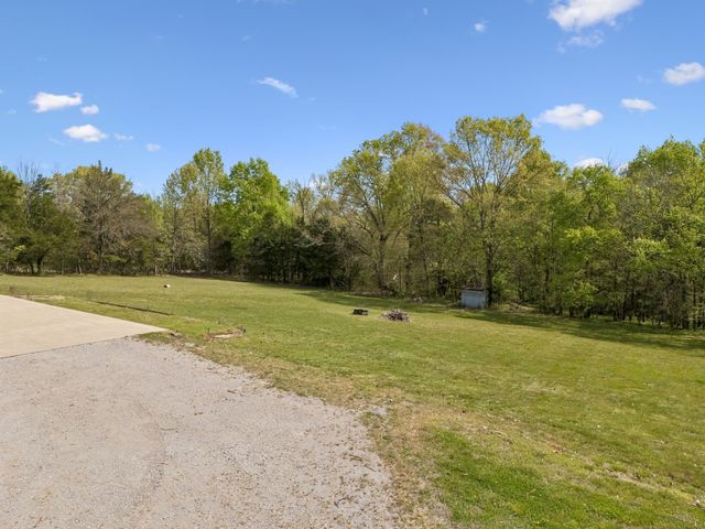 1235 Yell Rd, Lewisburg, TN 37091