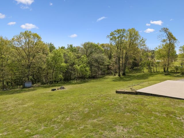 1235 Yell Rd, Lewisburg, TN 37091