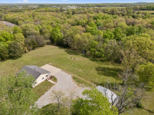 1235 Yell Rd, Lewisburg, TN 37091