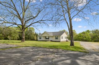 1235 Yell Rd, Lewisburg, TN 37091