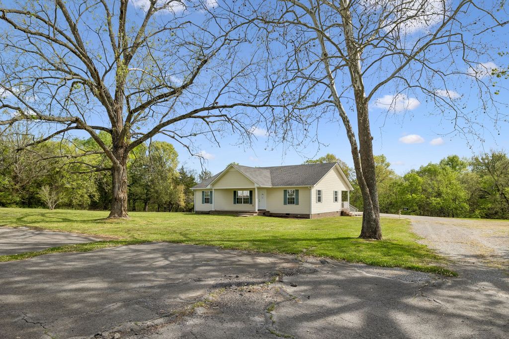 1235 Yell Rd, Lewisburg, TN 37091