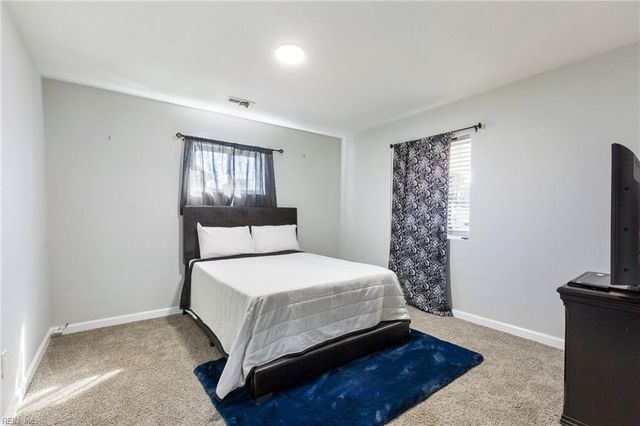 78 Calvary TER, Hampton, VA 23666