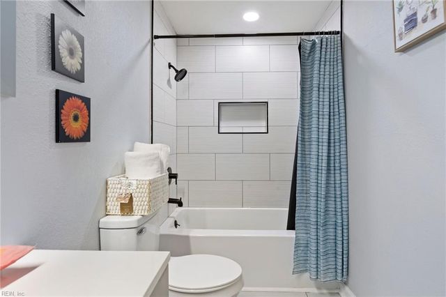 78 Calvary TER, Hampton, VA 23666