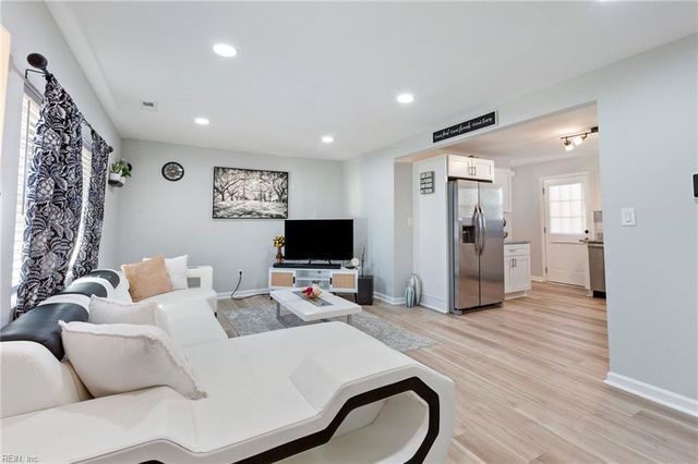 78 Calvary TER, Hampton, VA 23666