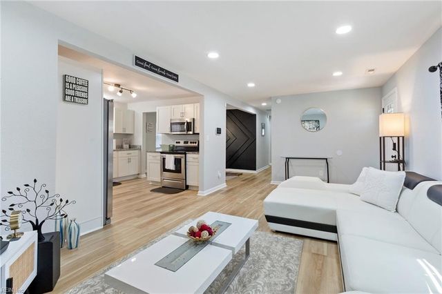 78 Calvary TER, Hampton, VA 23666