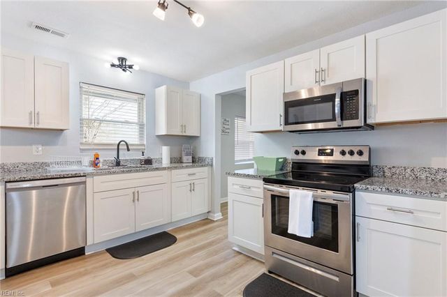 78 Calvary TER, Hampton, VA 23666