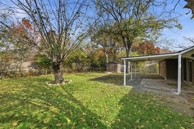 7825 Emerald Hills Way, North Richland Hills, TX 76180