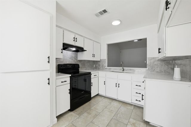 7825 Emerald Hills Way, North Richland Hills, TX 76180