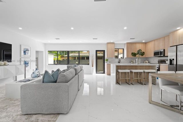 1741 SW 17th Ct, Miami, FL 33145