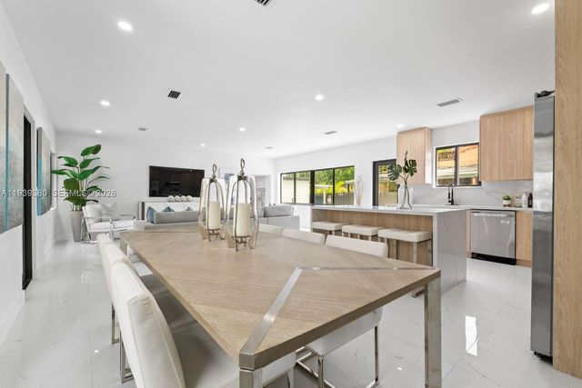 1741 SW 17th Ct, Miami, FL 33145