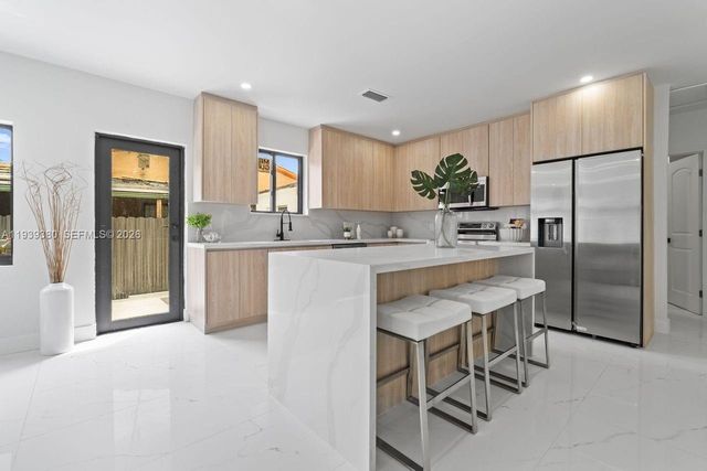 1741 SW 17th Ct, Miami, FL 33145