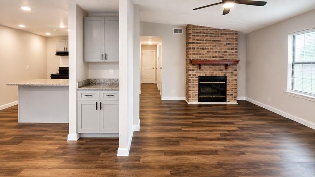 9 Carol Court B, Brookshire, TX 77423