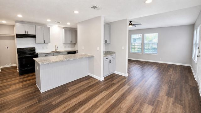 9 Carol Court B, Brookshire, TX 77423