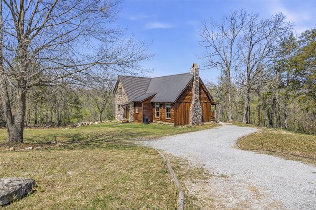 261 Bella Vista Road, Berryville, AR 72616