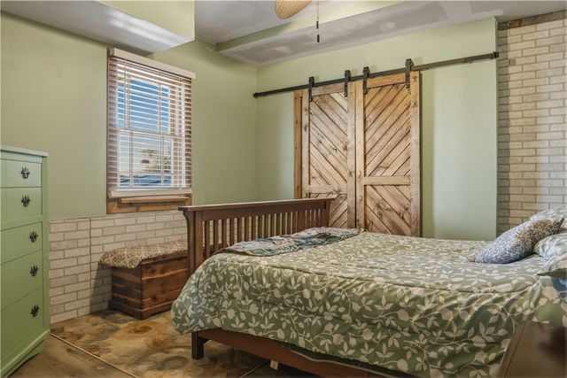 261 Bella Vista Road, Berryville, AR 72616