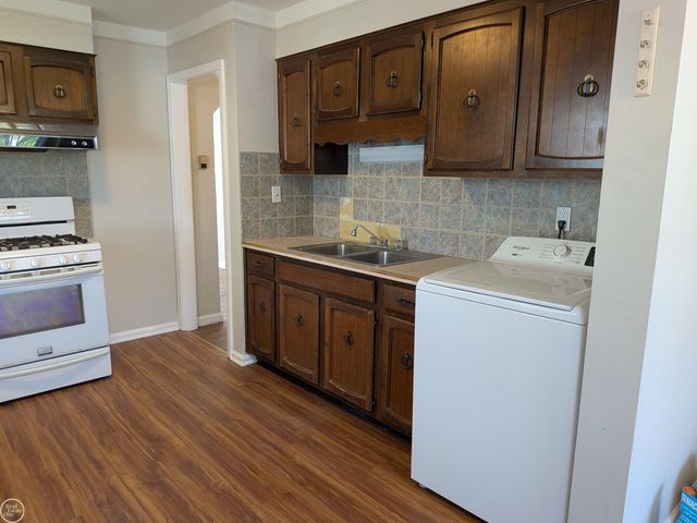 23245 FORD Street, Roseville, MI 48066