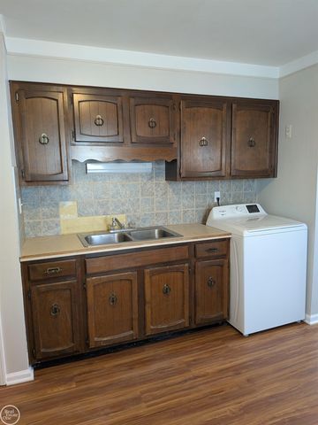23245 FORD Street, Roseville, MI 48066