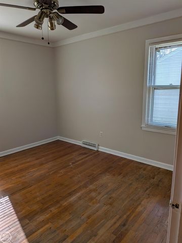 23245 FORD Street, Roseville, MI 48066