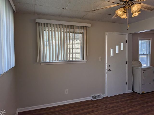 23245 FORD Street, Roseville, MI 48066