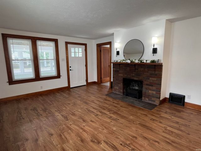 1209 N Boeke Road, Evansville, IN 47711