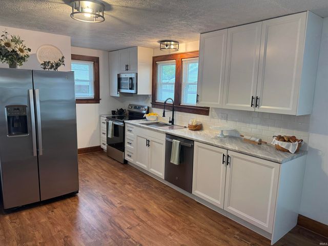 1209 N Boeke Road, Evansville, IN 47711