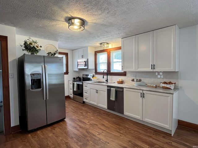 1209 N Boeke Road, Evansville, IN 47711